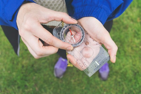 Comment organiser une expédition de spéléologie dans les grottes de glace de l'Islande ?